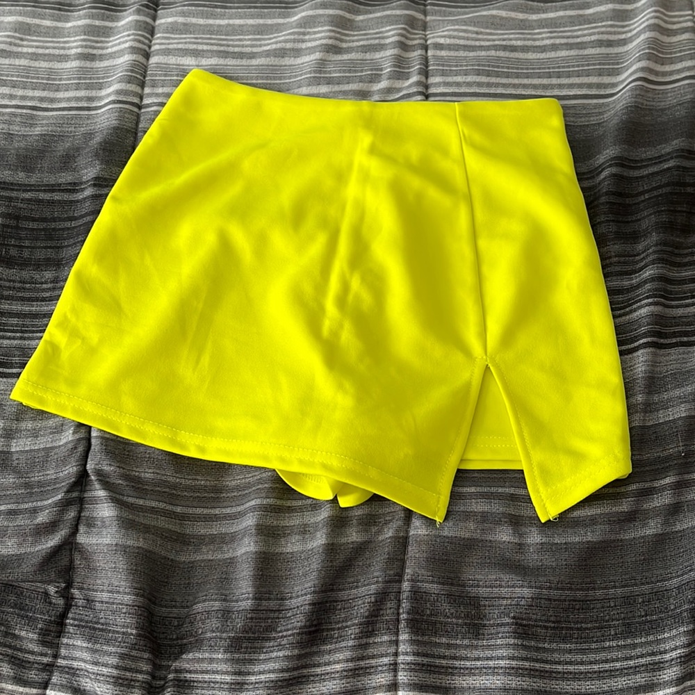 neon green skirt size xs